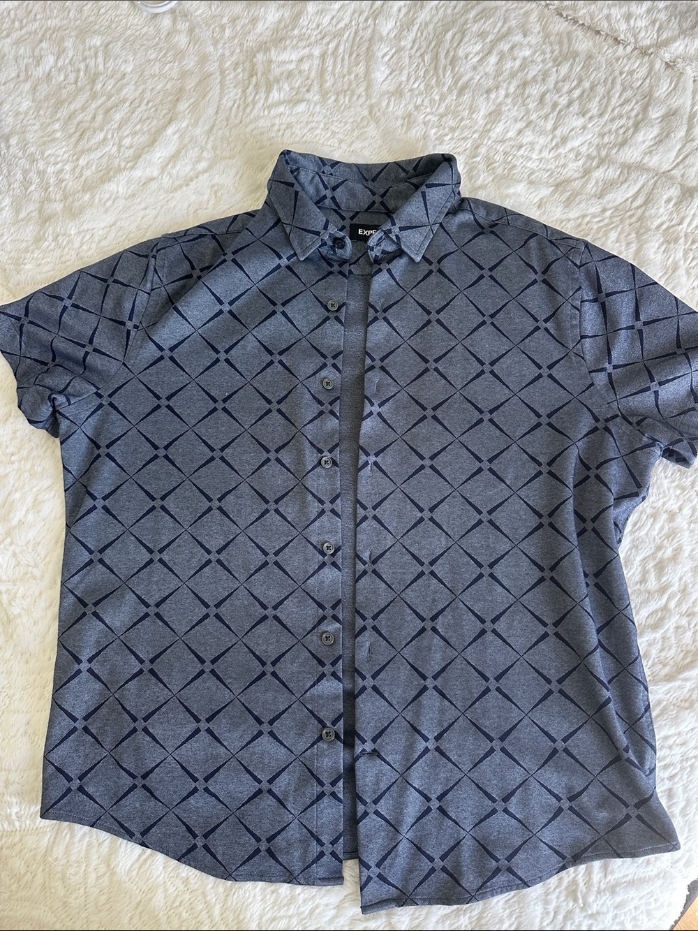 Express Men’s Short-Sleeve Button-Down Shirt in Navy Geometric